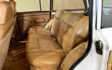 Jeep-Wagoneer-1988-SUV-38
