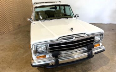 Jeep-Wagoneer-1988-SUV-5