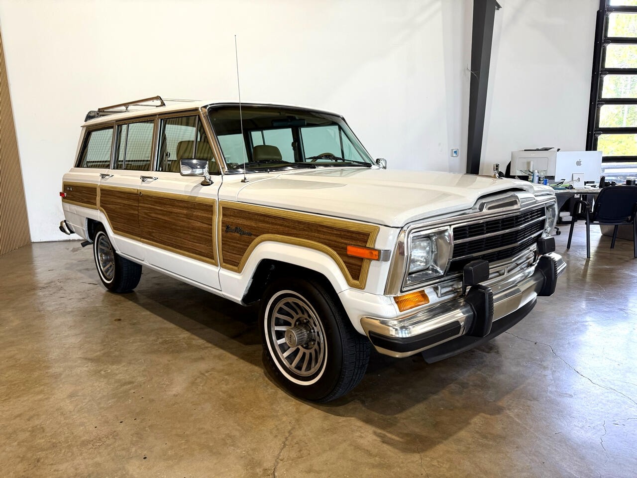 Jeep-Wagoneer-1988-SUV-6
