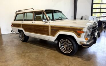 Jeep-Wagoneer-1988-SUV-7