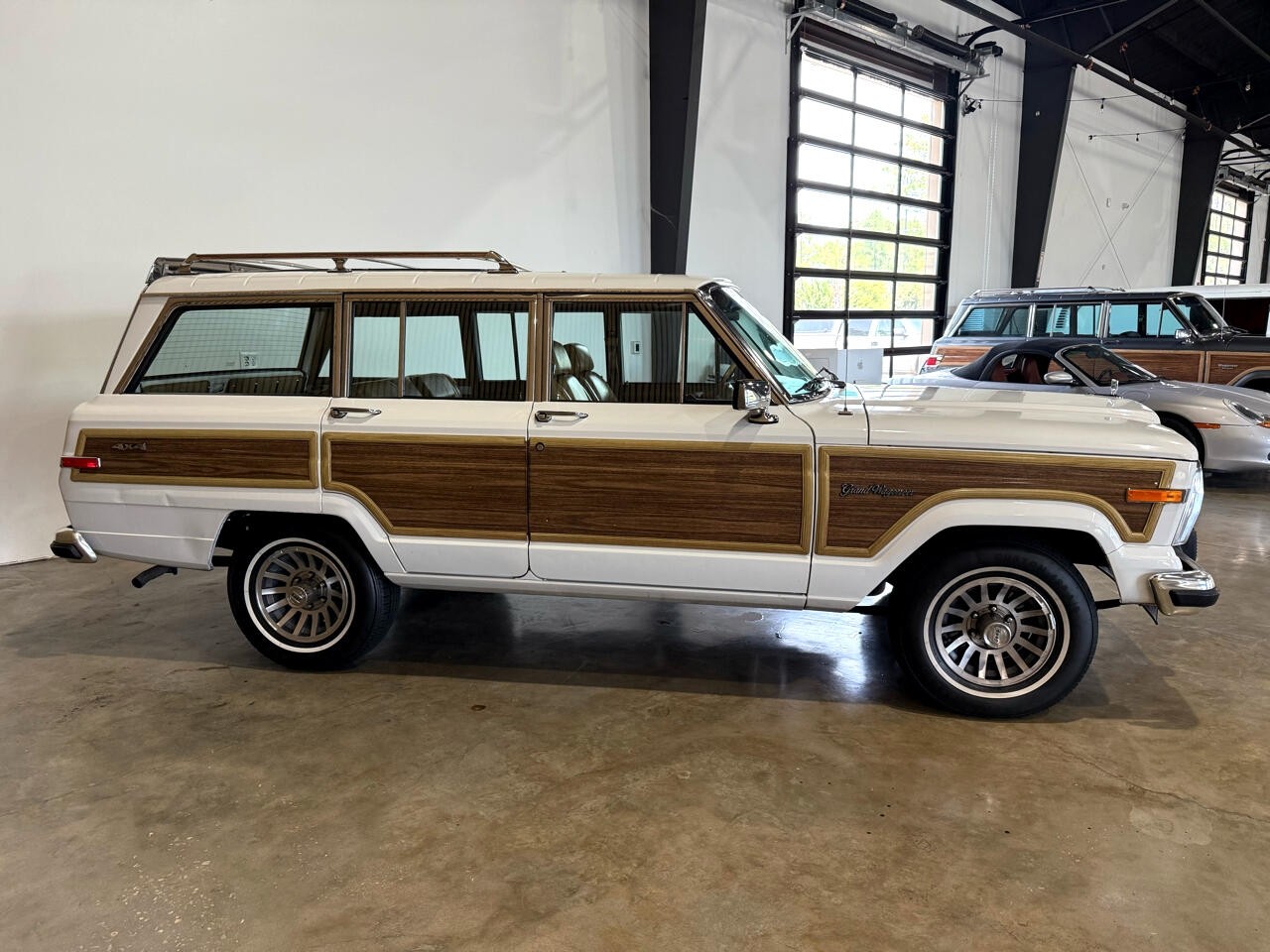 Jeep-Wagoneer-1988-SUV-9
