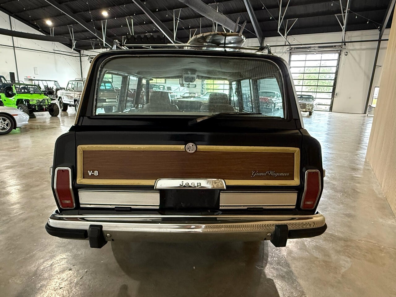 Jeep-Wagoneer-1989-SUV-13