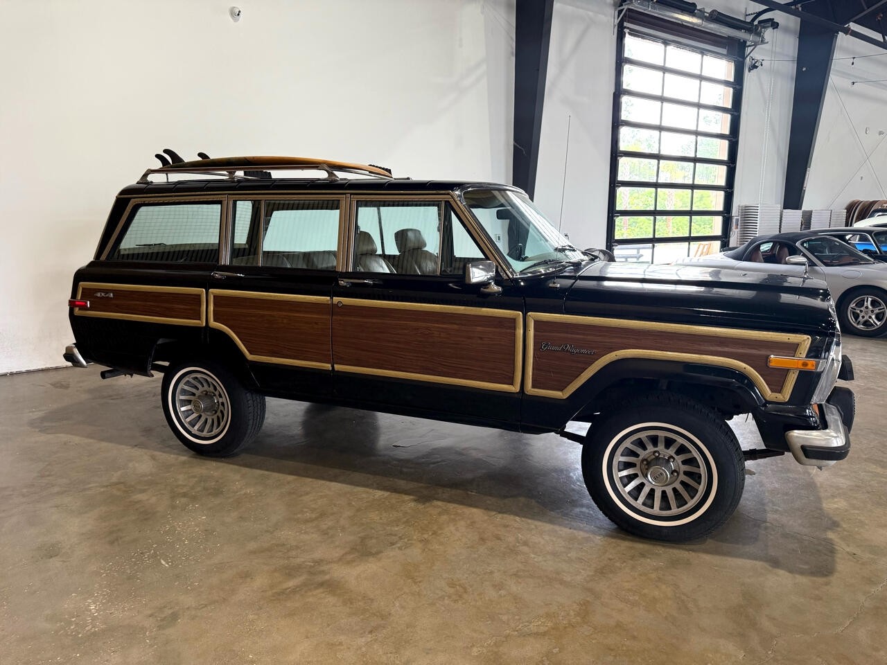 Jeep-Wagoneer-1989-SUV-16