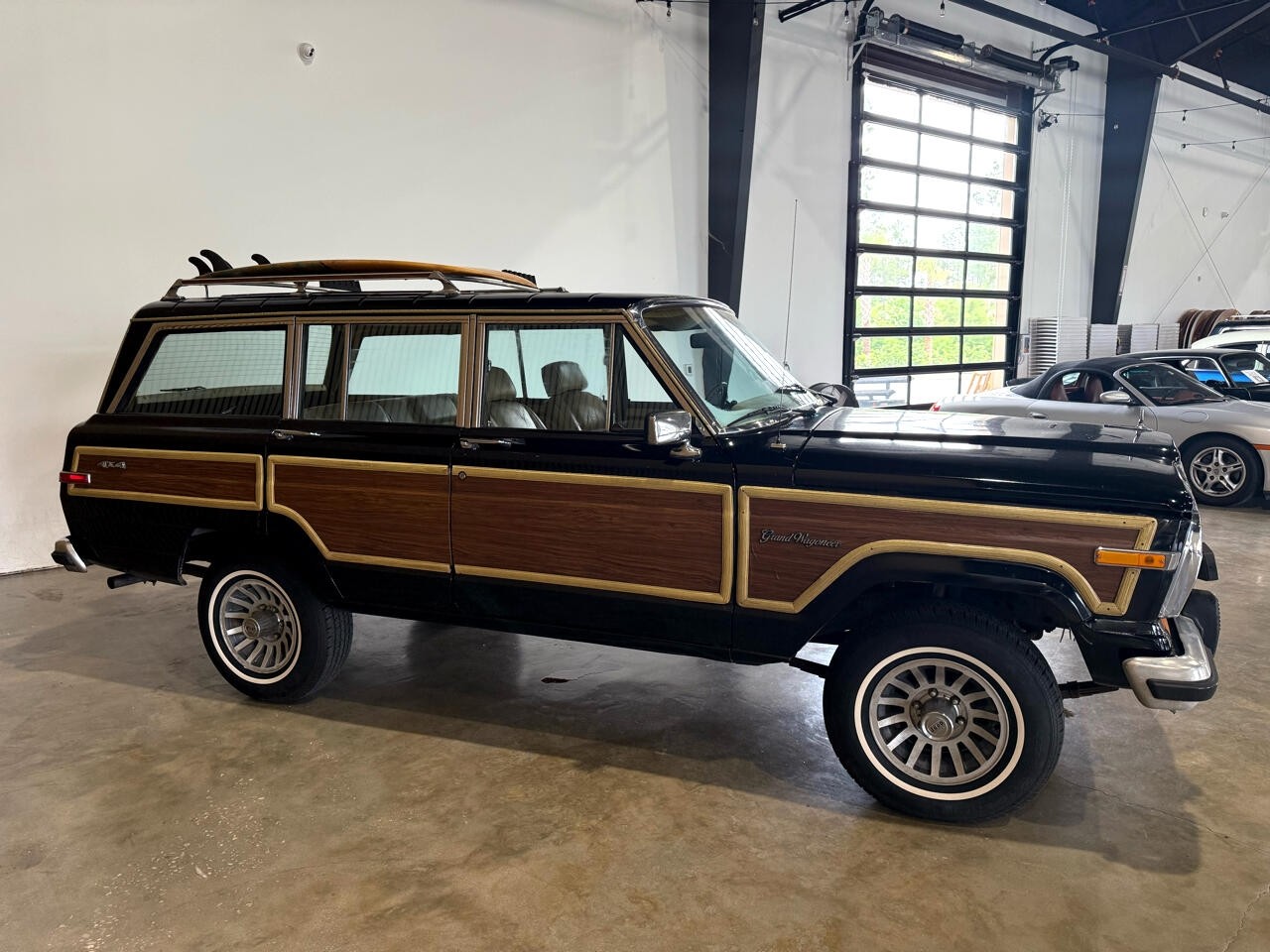 Jeep-Wagoneer-1989-SUV-17