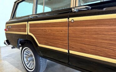 Jeep-Wagoneer-1989-SUV-18