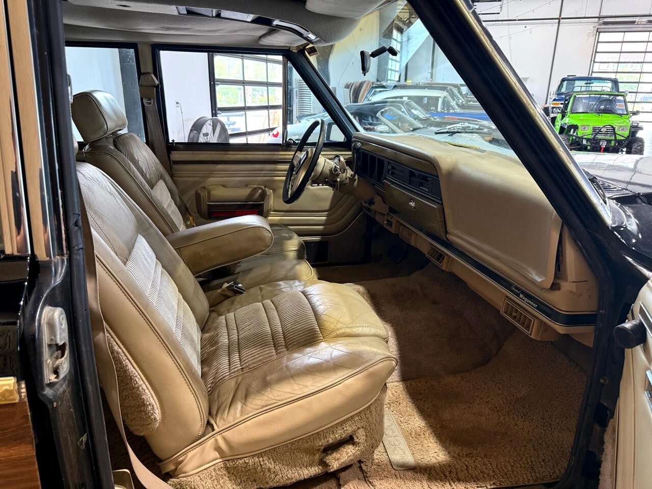 Jeep-Wagoneer-1989-SUV-21