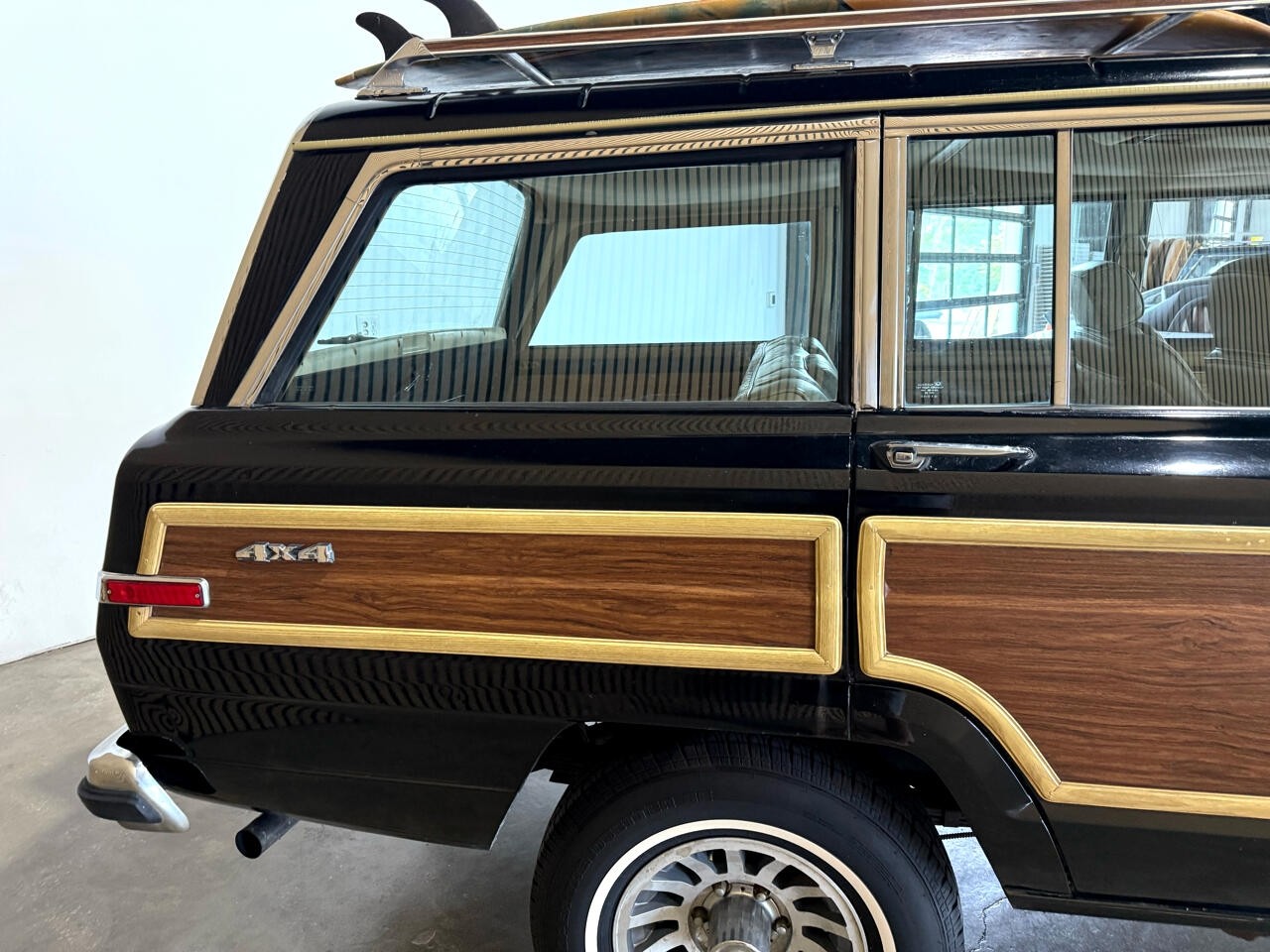 Jeep-Wagoneer-1989-SUV-22