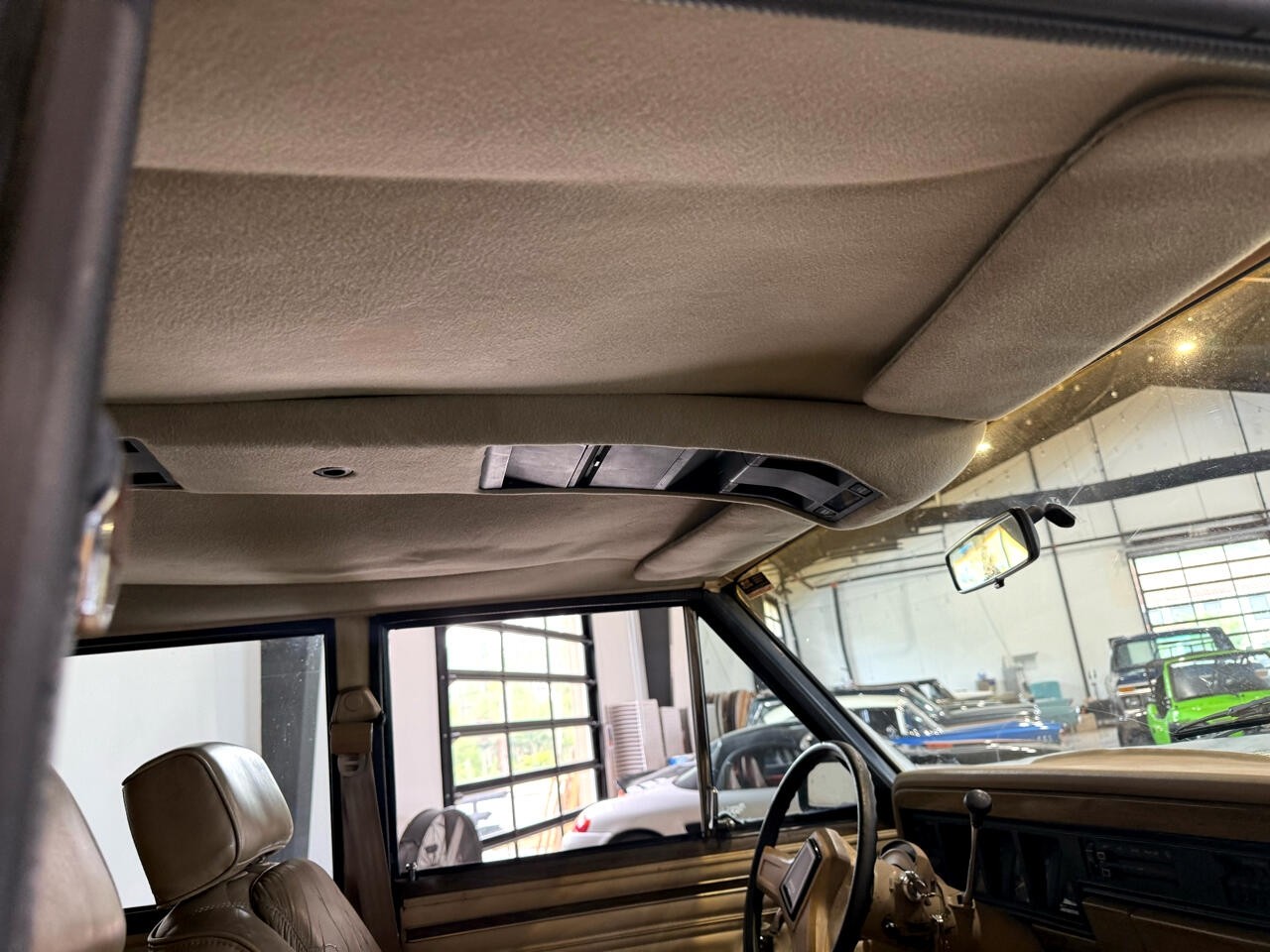 Jeep-Wagoneer-1989-SUV-27
