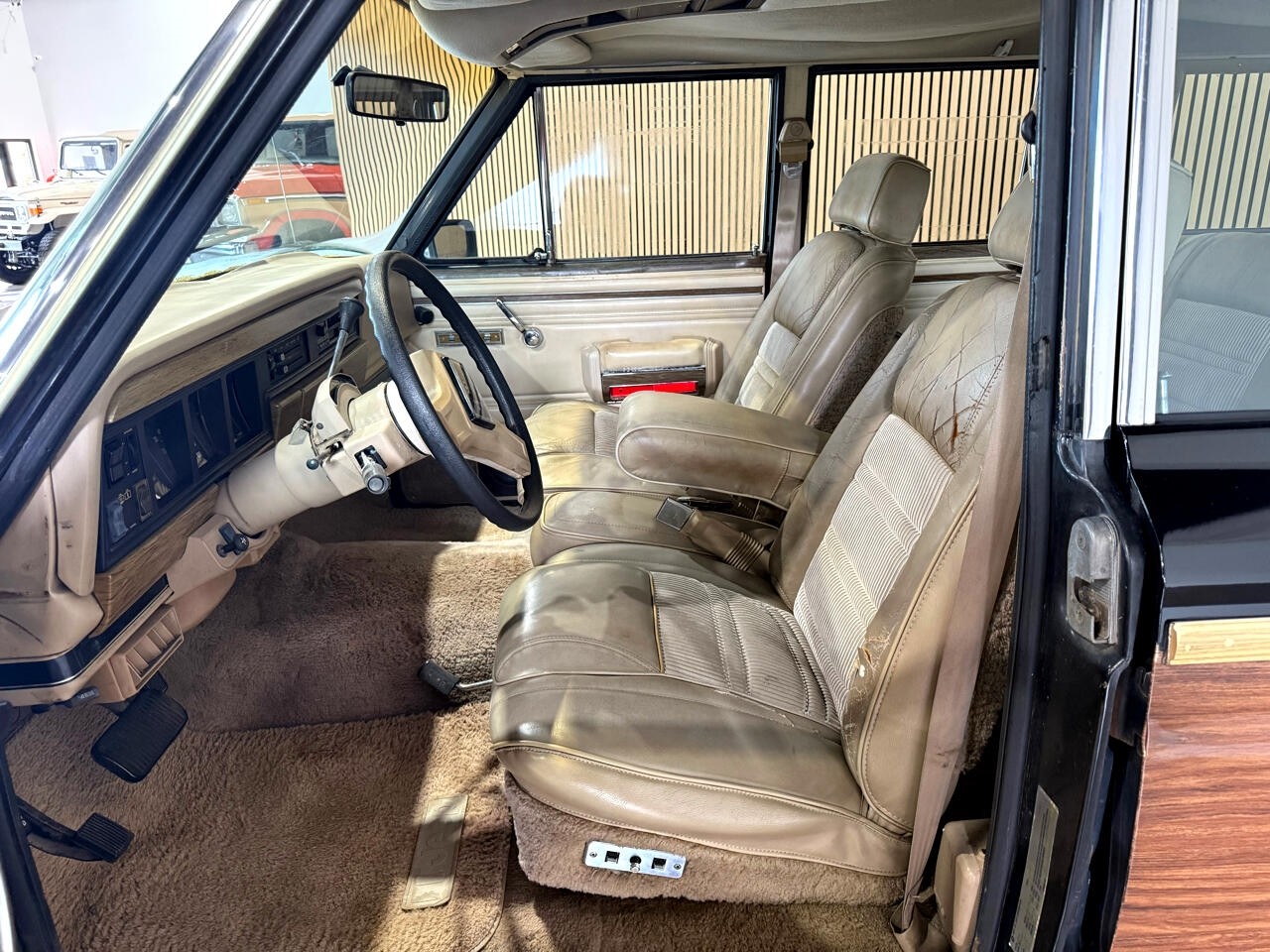 Jeep-Wagoneer-1989-SUV-29