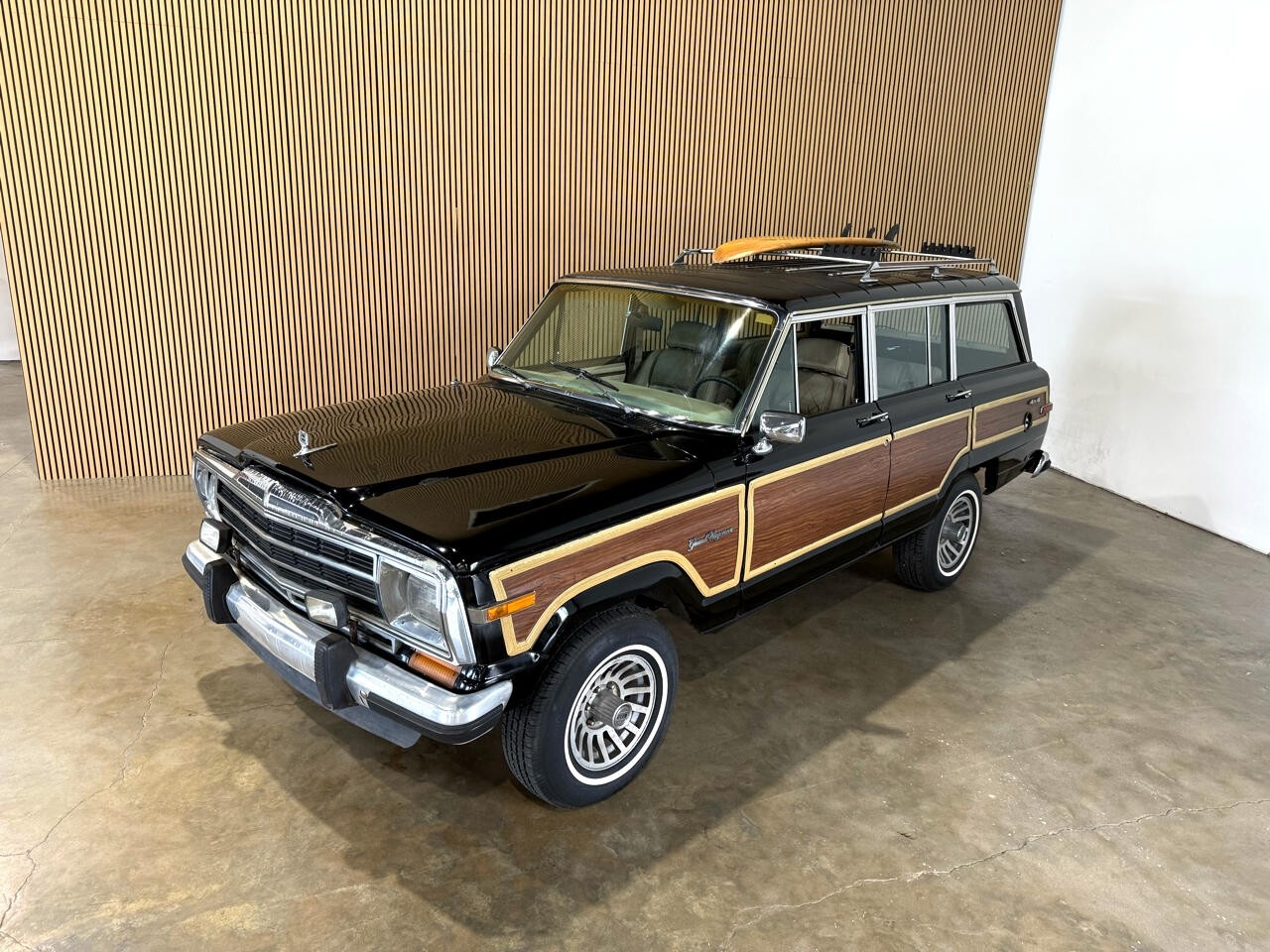 Jeep-Wagoneer-1989-SUV-3