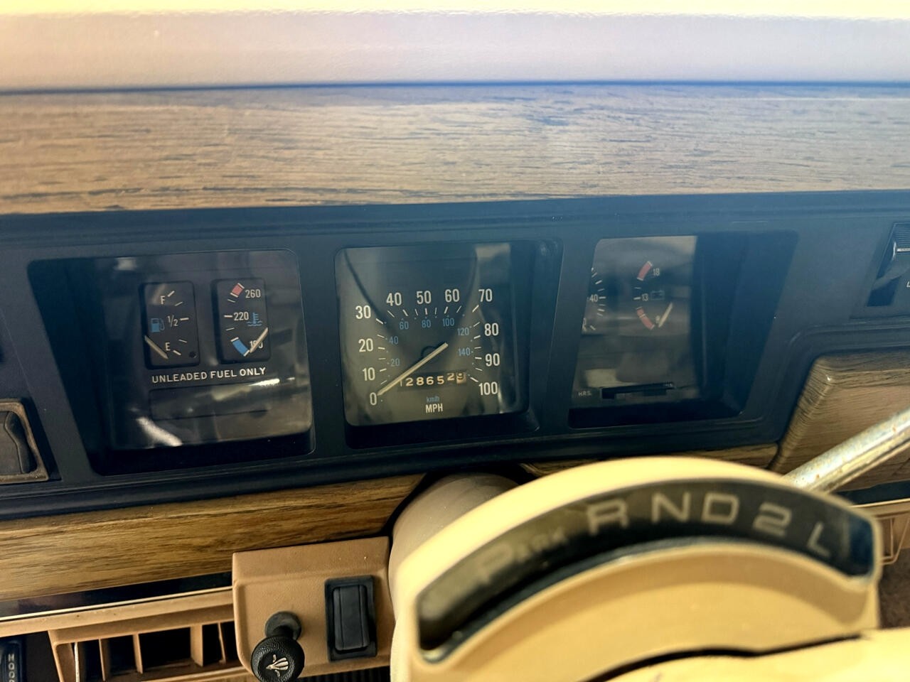 Jeep-Wagoneer-1989-SUV-33