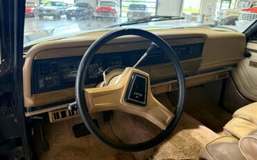 Jeep-Wagoneer-1989-SUV-34