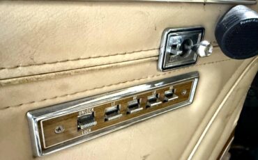 Jeep-Wagoneer-1989-SUV-38