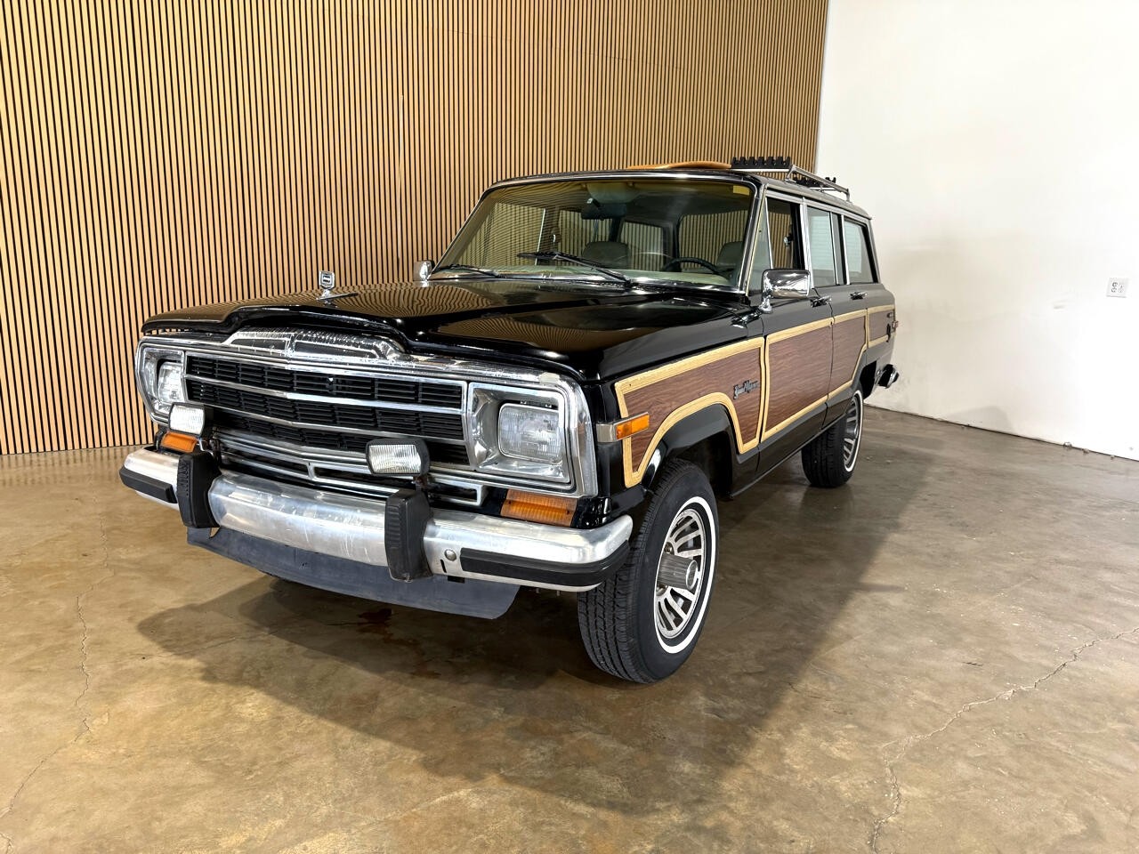 Jeep-Wagoneer-1989-SUV-4