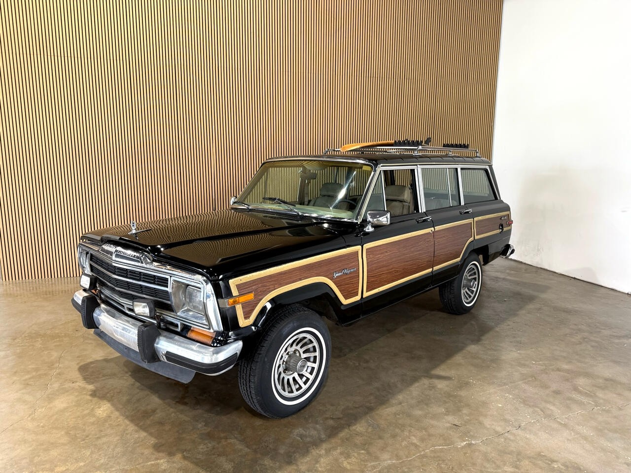 Jeep-Wagoneer-1989-SUV-5