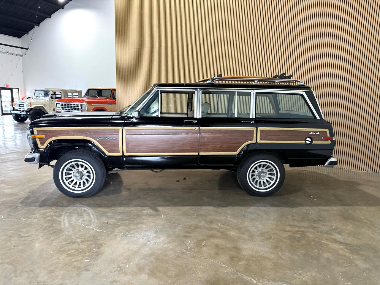 Jeep-Wagoneer-1989-SUV-6
