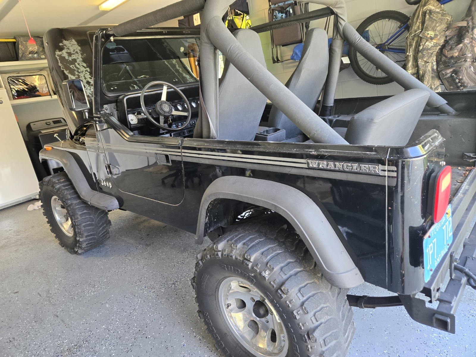 Jeep-Wrangler-1988-SUV-3