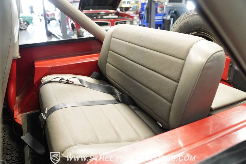Jeep-Wrangler-1989-Bright-red-Tan-39
