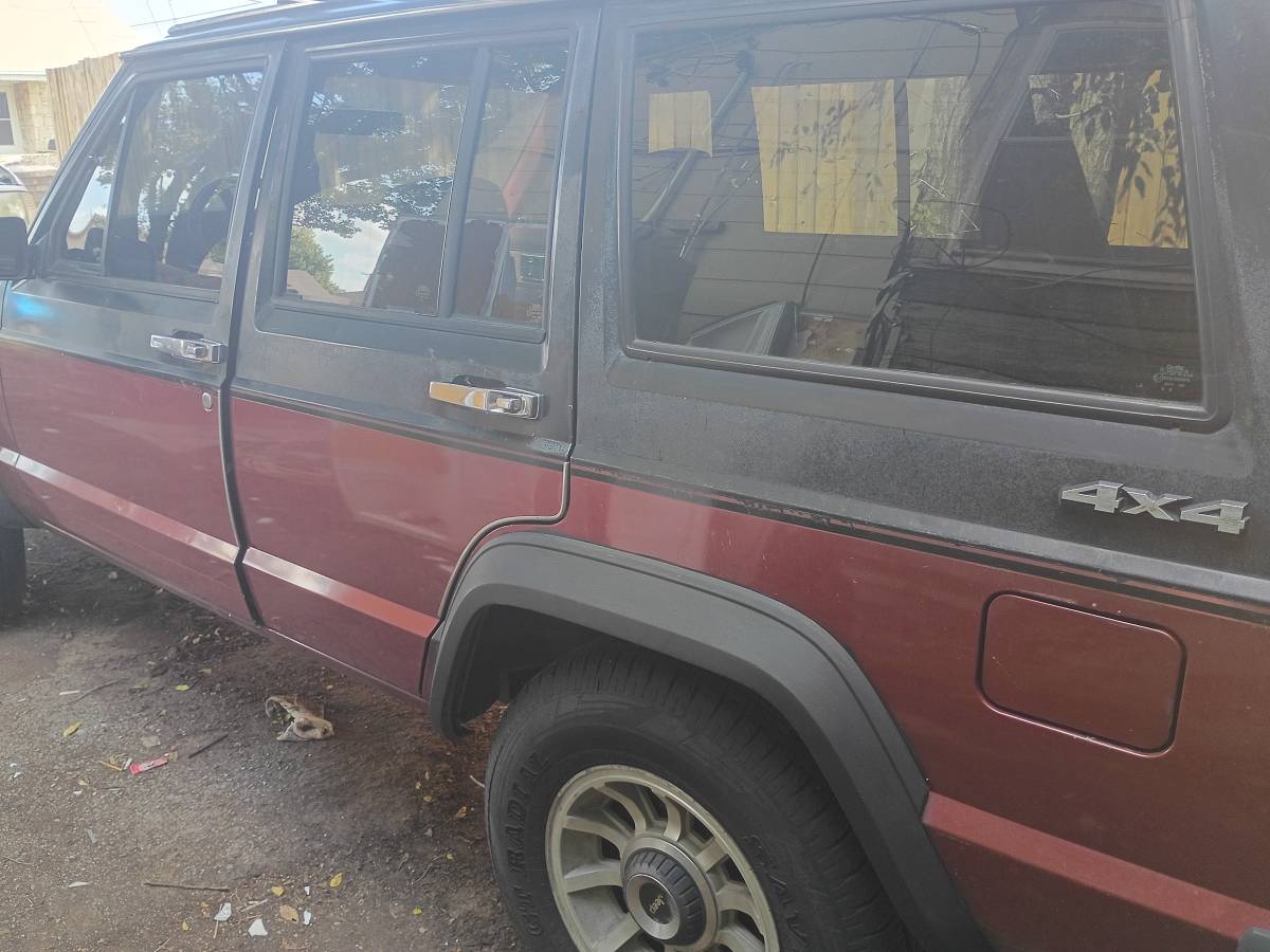 Jeep-cherokee-1986-custom-2