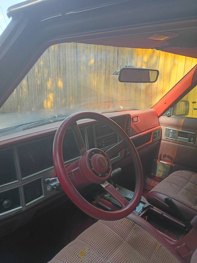 Jeep-cherokee-1986-custom-3