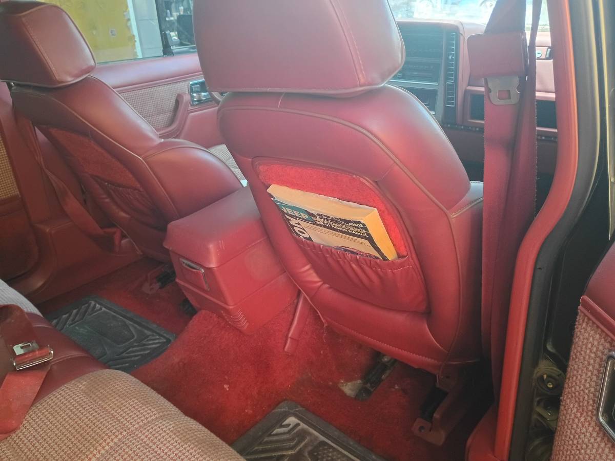 Jeep-cherokee-1986-custom-6