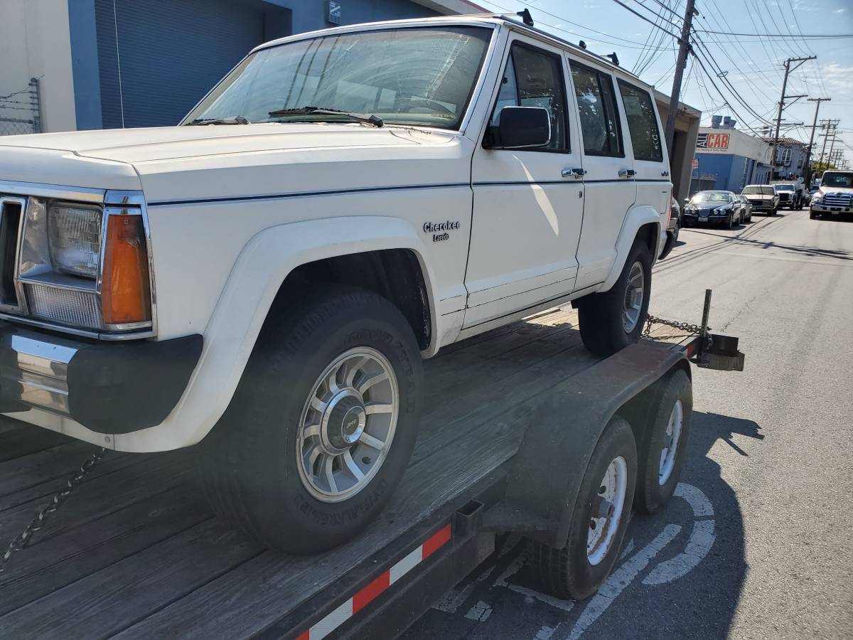 Jeep-cherokee-1987-10