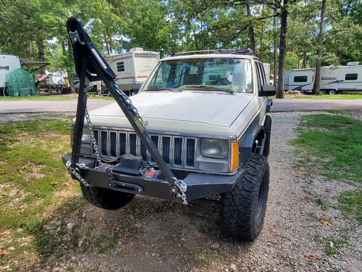 Jeep-cherokee-1987-11