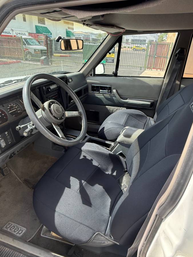 Jeep-cherokee-1988-4