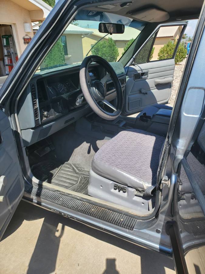 Jeep-cherokee-1991-11