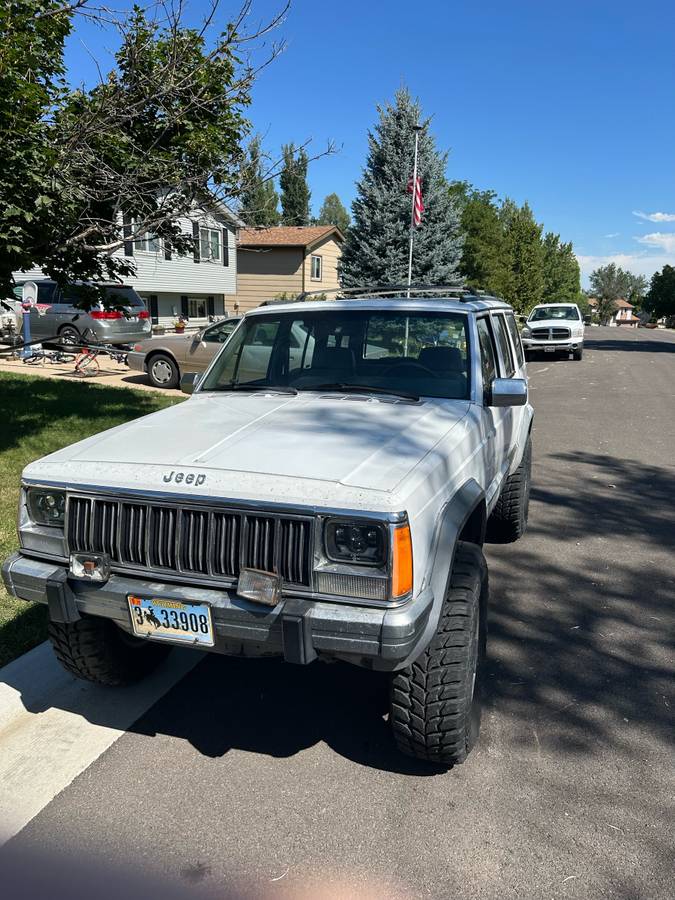 Jeep-cherokee-1992-white