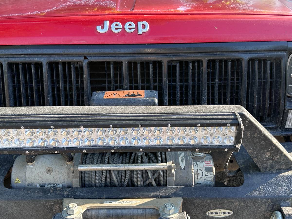 Jeep-cherokee-1993-red