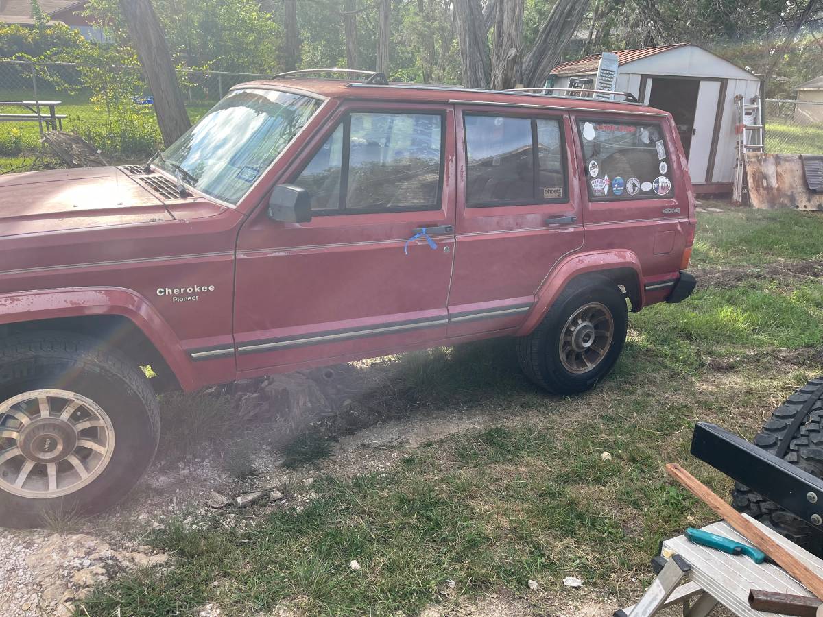 Jeep-cherokee-4x4-1990-red-2