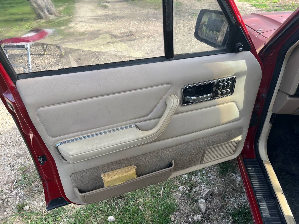 Jeep-cherokee-4x4-1990-red-9