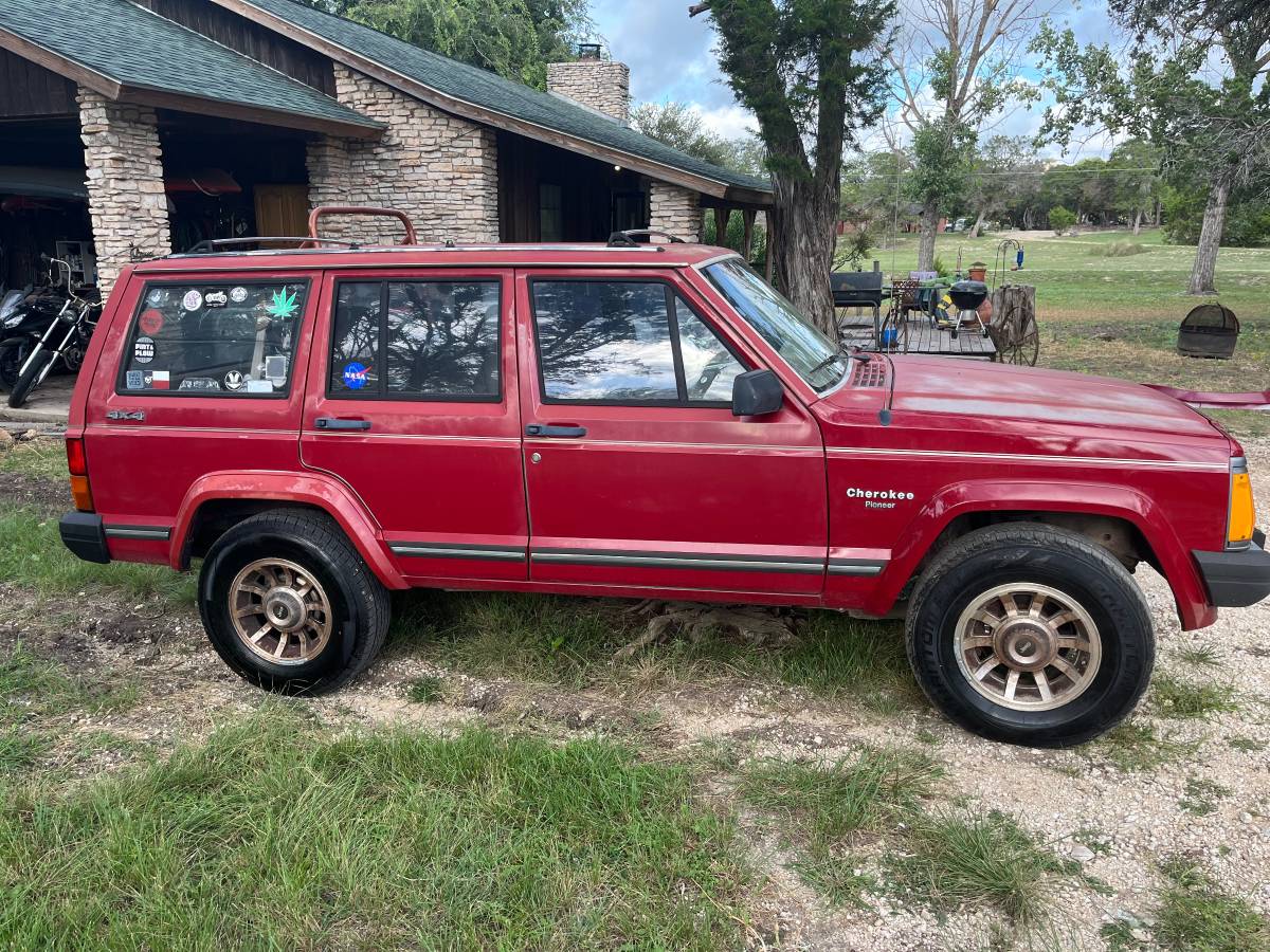 Jeep-cherokee-4x4-1990-red