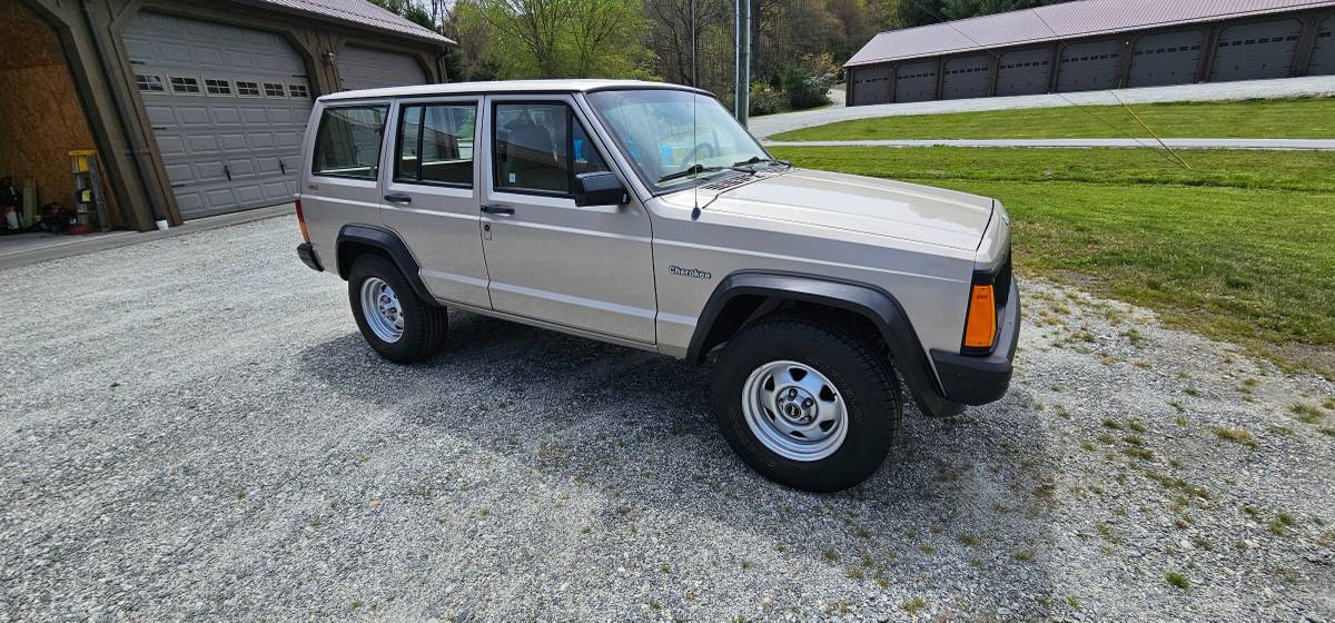 Jeep-cherokee-4x4-1995-brown-2