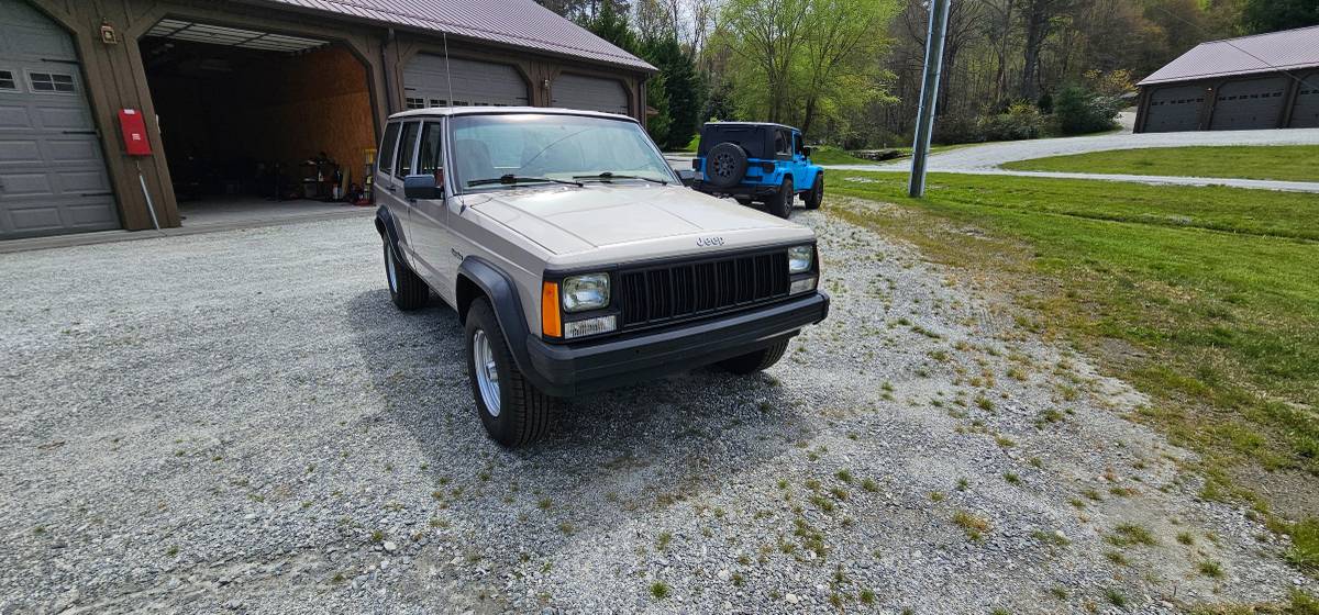 Jeep-cherokee-4x4-1995-brown-3