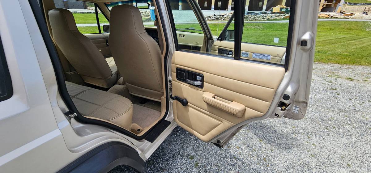 Jeep-cherokee-4x4-1995-brown-6