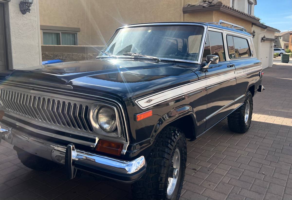 Jeep-cherokee-chief-pioneer-1976-black-1