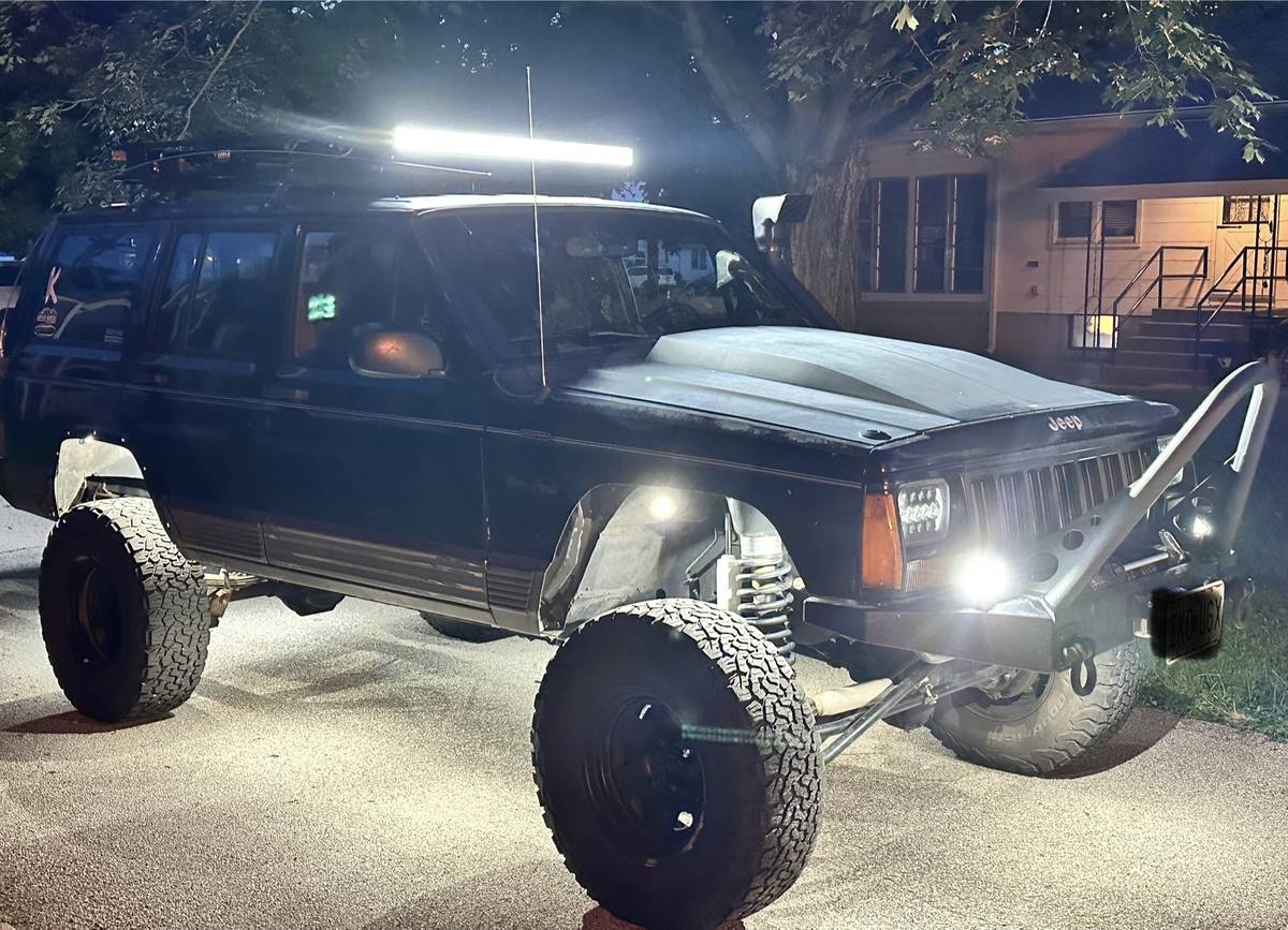 Jeep-cherokee-country-1995-black-11