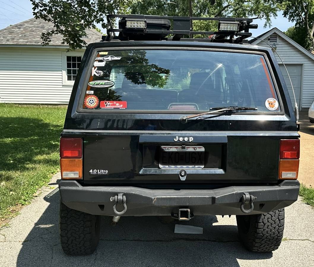 Jeep-cherokee-country-1995-black-3