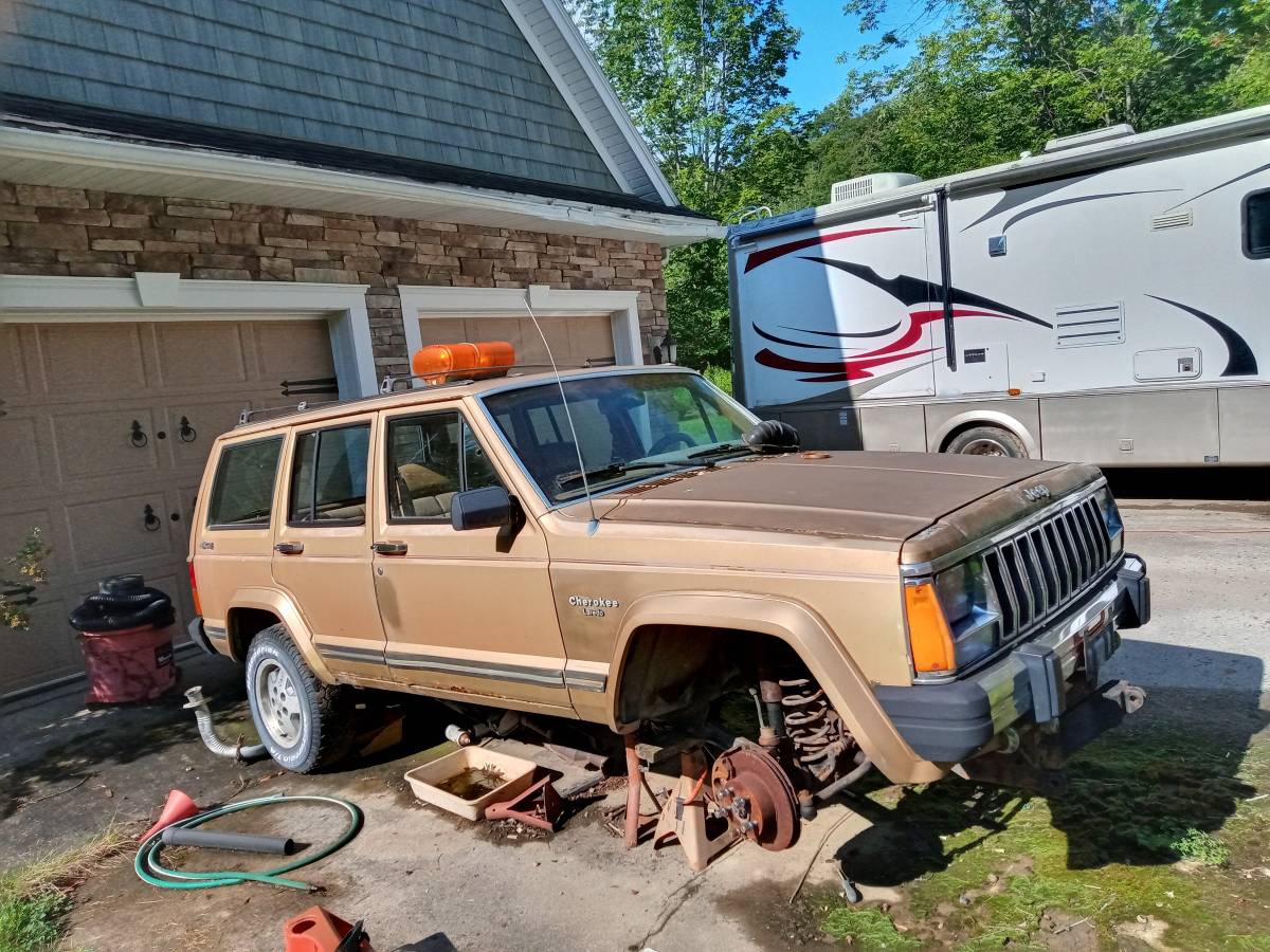 Jeep-cherokee-laredo-1987