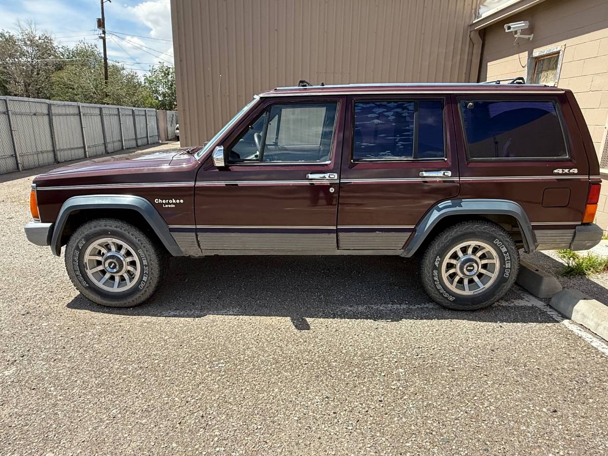 Jeep-cherokee-laredo-1989-14