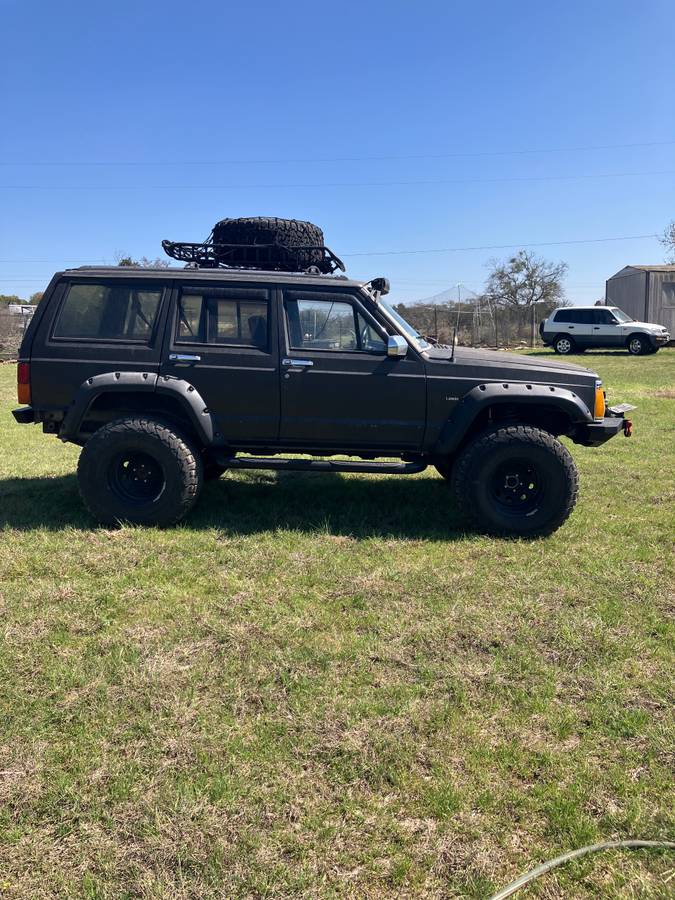 Jeep-cherokee-laredo-1992-black-1