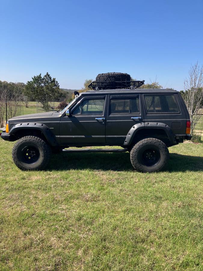 Jeep-cherokee-laredo-1992-black