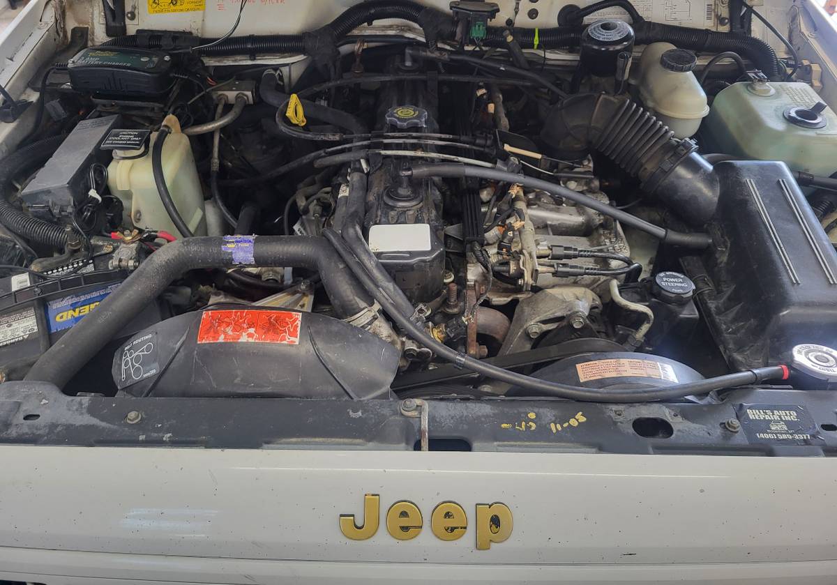 Jeep-cherokee-limited-1991-white-10