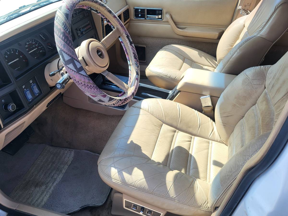 Jeep-cherokee-limited-1991-white-5
