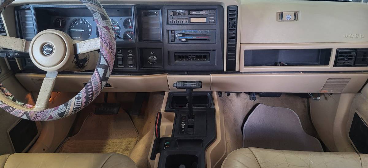 Jeep-cherokee-limited-1991-white-8