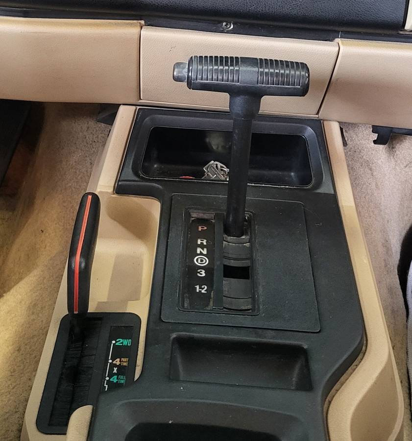 Jeep-cherokee-limited-1991-white-9