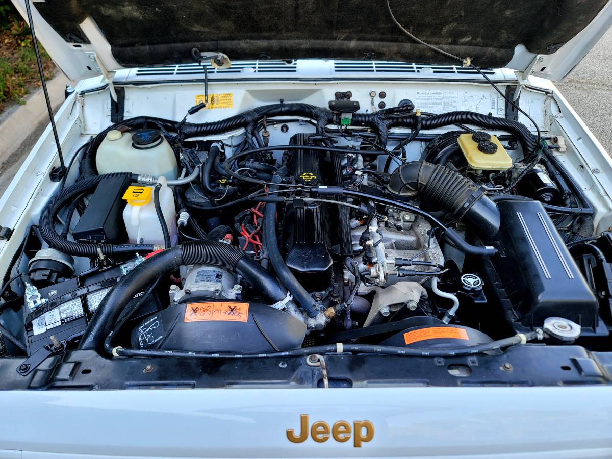 Jeep-cherokee-limited-4x4-1992-white-13
