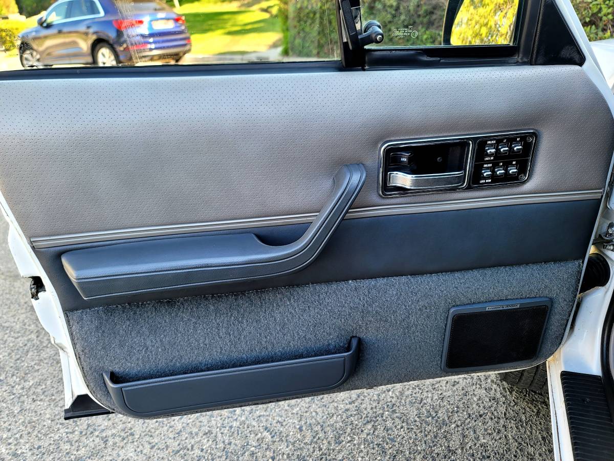 Jeep-cherokee-limited-4x4-1992-white-14